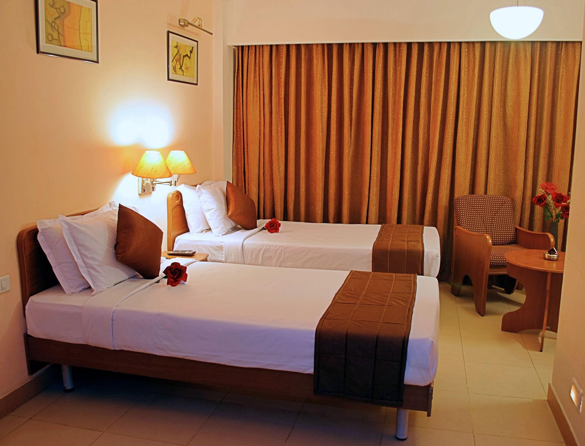 Super Townhouse Koyambedu Hotel Csennai Kültér fotó