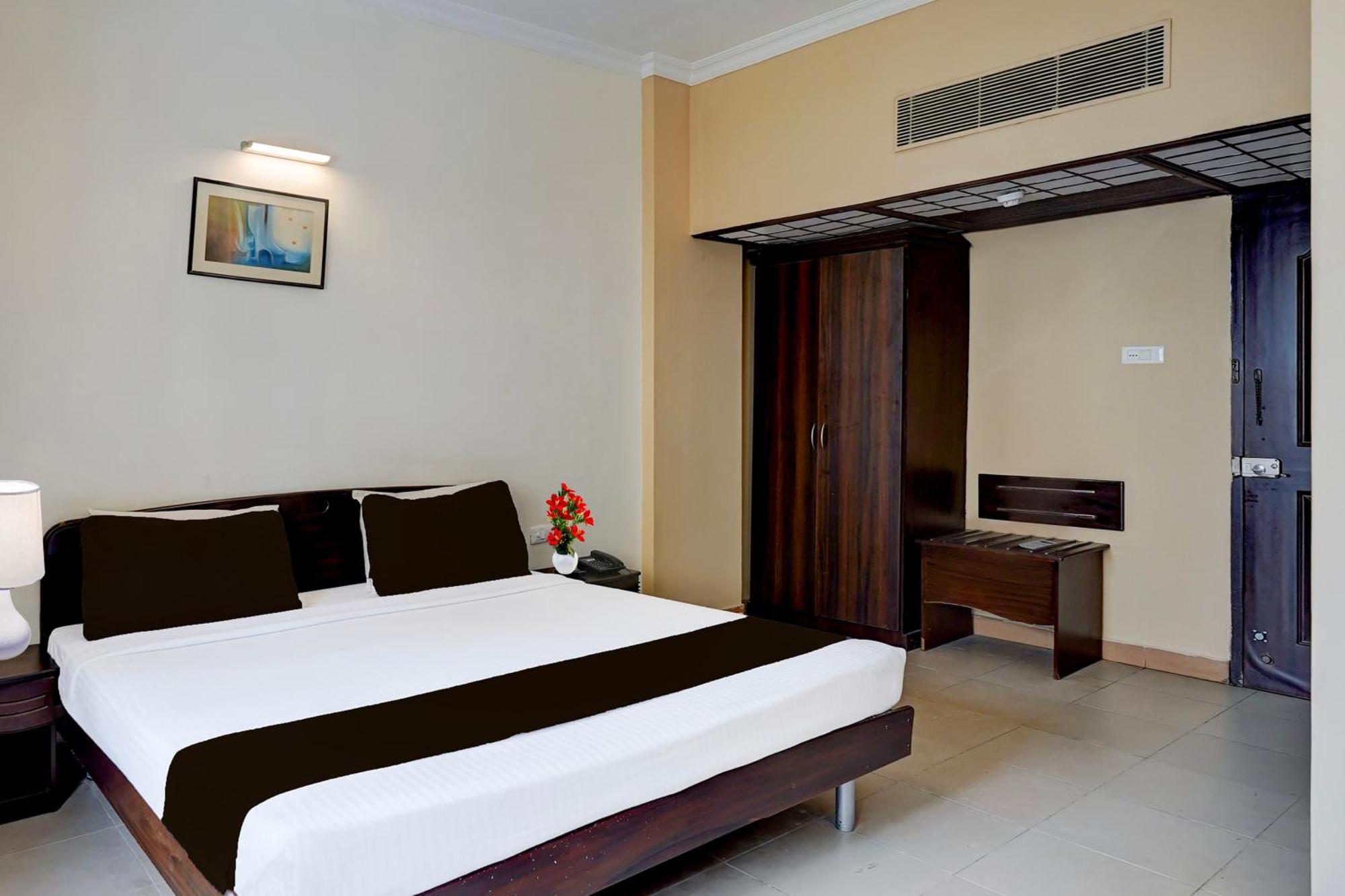 Super Townhouse Koyambedu Hotel Csennai Kültér fotó