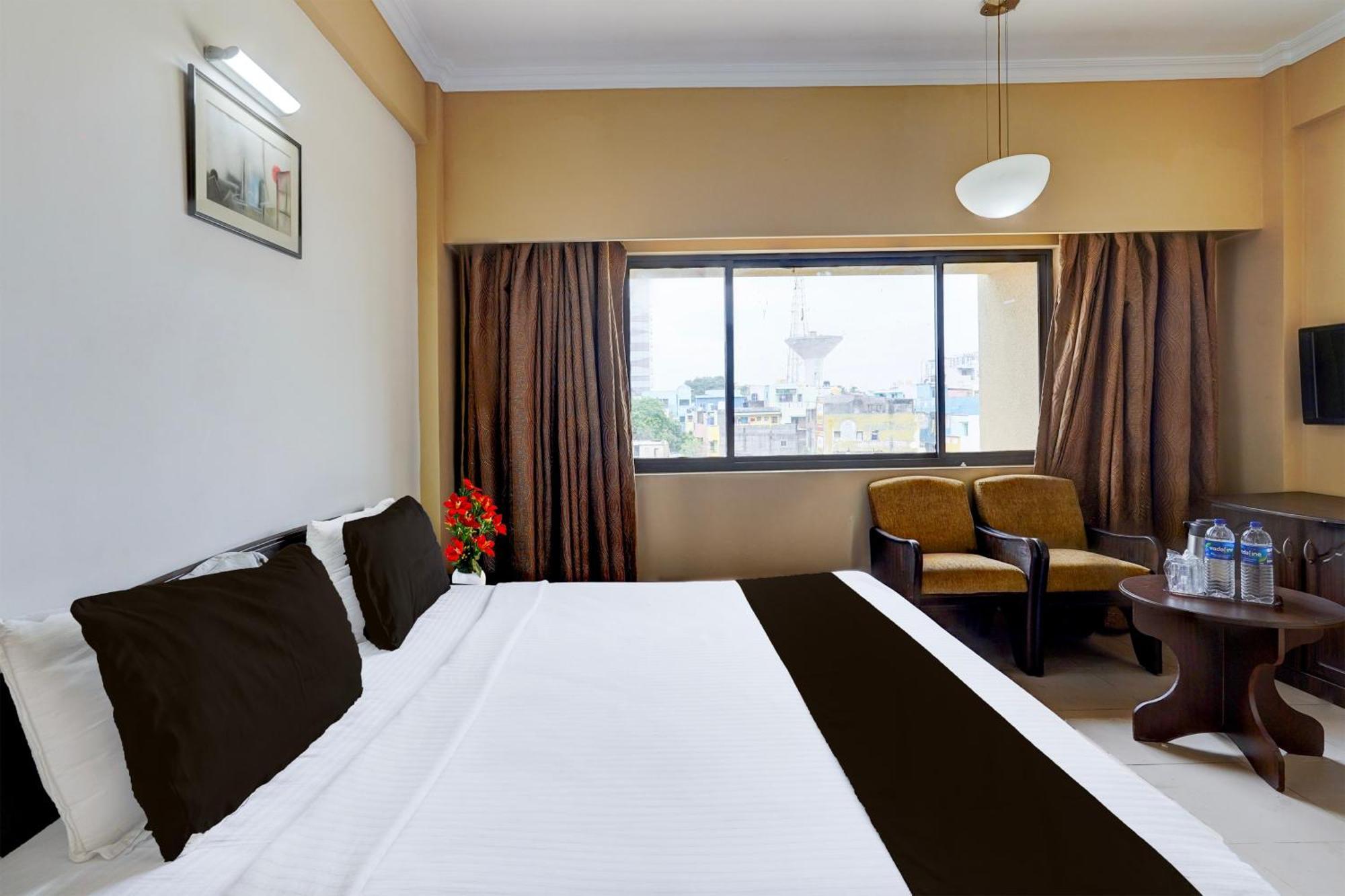 Super Townhouse Koyambedu Hotel Csennai Kültér fotó