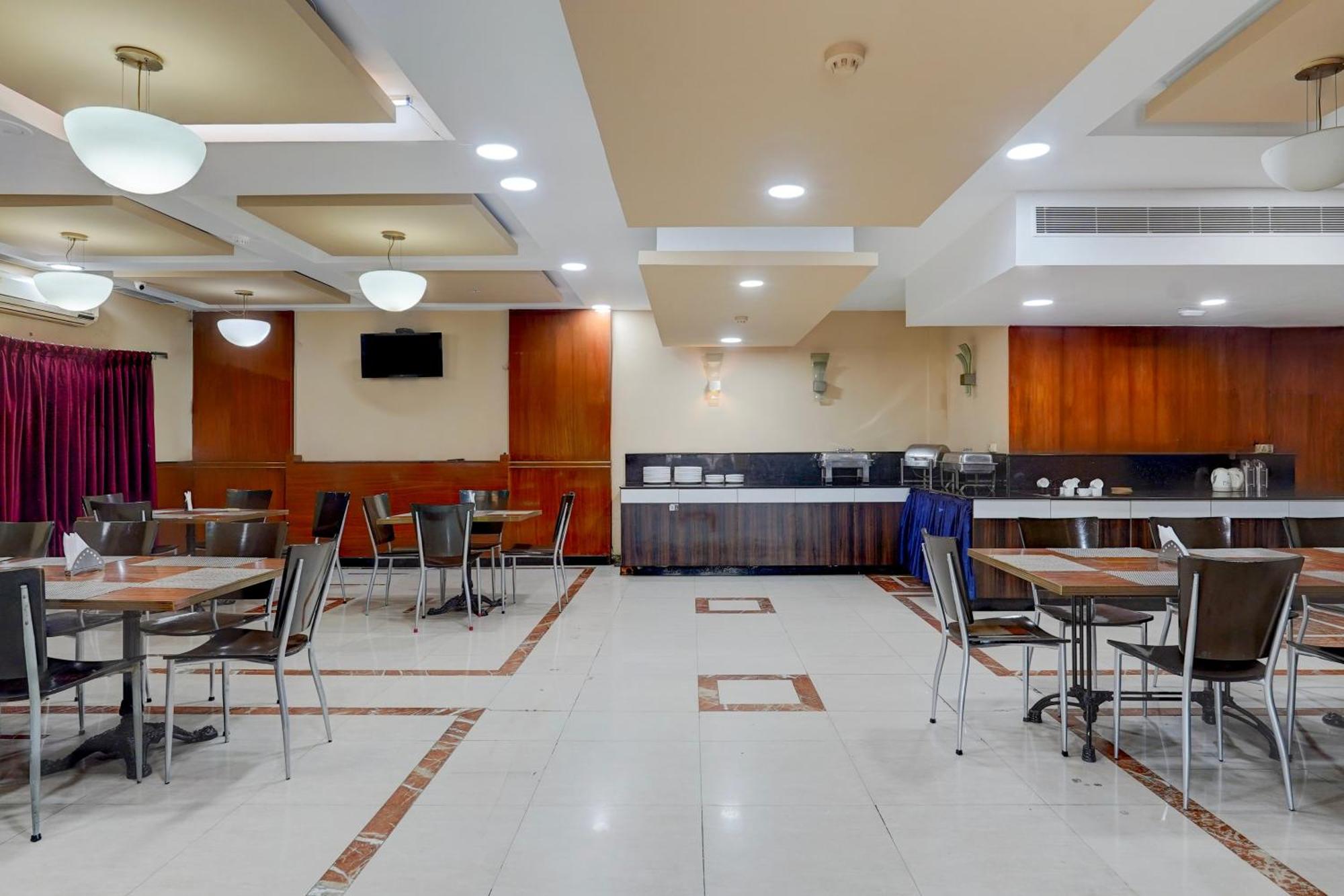 Super Townhouse Koyambedu Hotel Csennai Kültér fotó