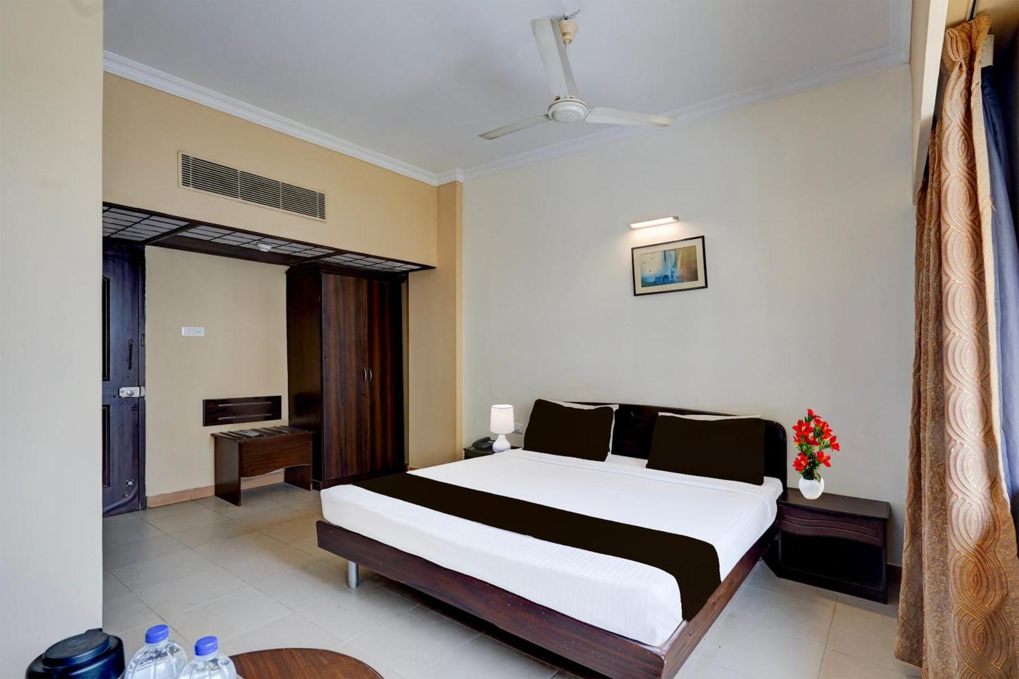 Super Townhouse Koyambedu Hotel Csennai Kültér fotó