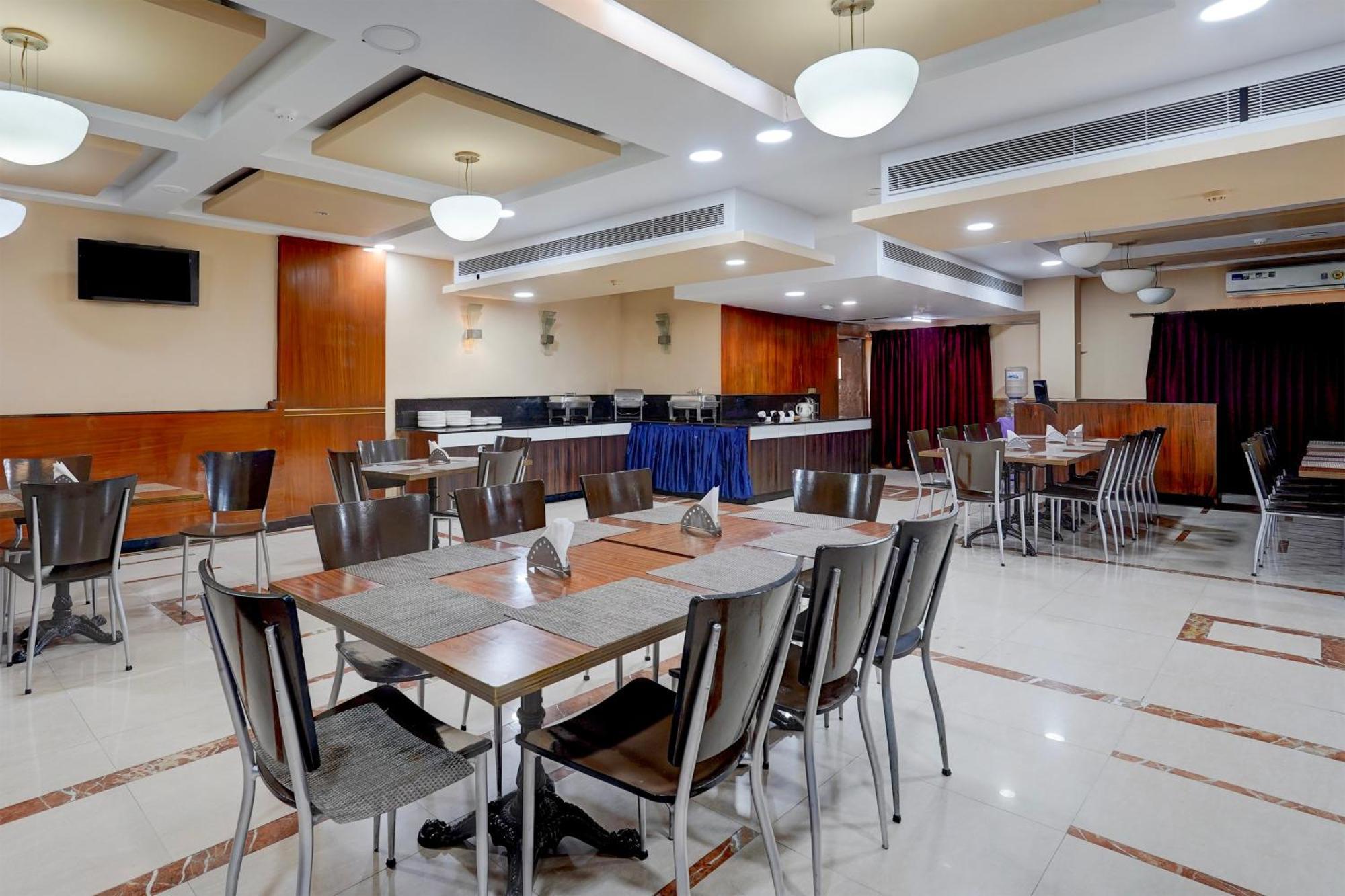 Super Townhouse Koyambedu Hotel Csennai Kültér fotó