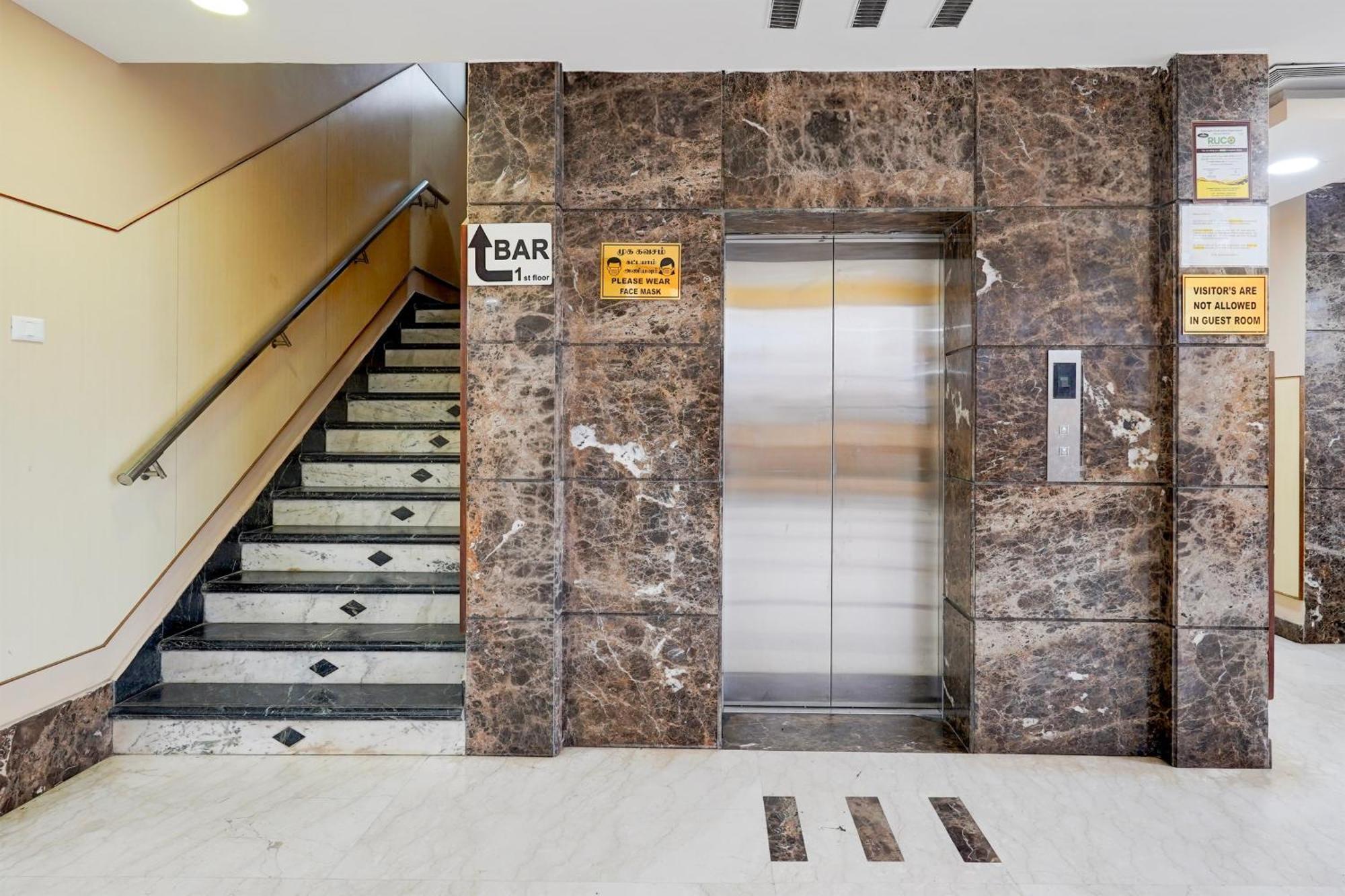 Super Townhouse Koyambedu Hotel Csennai Kültér fotó