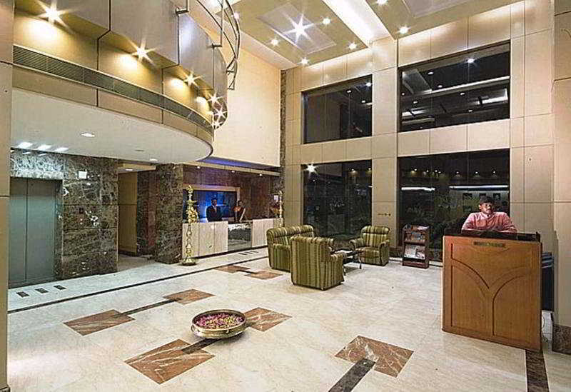 Super Townhouse Koyambedu Hotel Csennai Kültér fotó