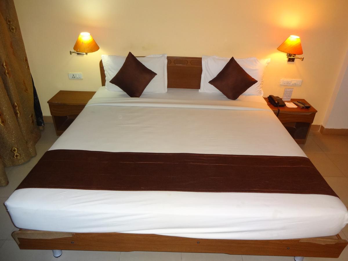 Super Townhouse Koyambedu Hotel Csennai Kültér fotó