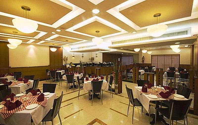 Super Townhouse Koyambedu Hotel Csennai Kültér fotó