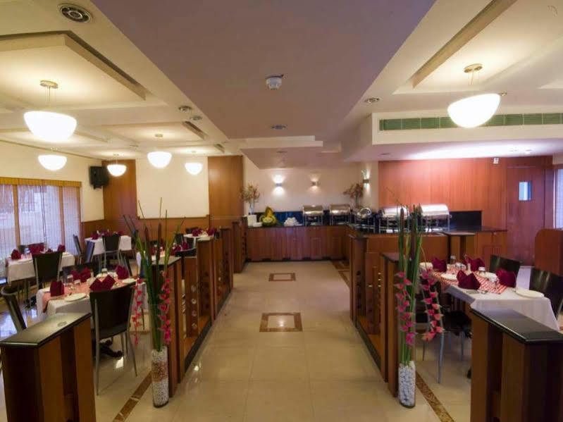 Super Townhouse Koyambedu Hotel Csennai Kültér fotó