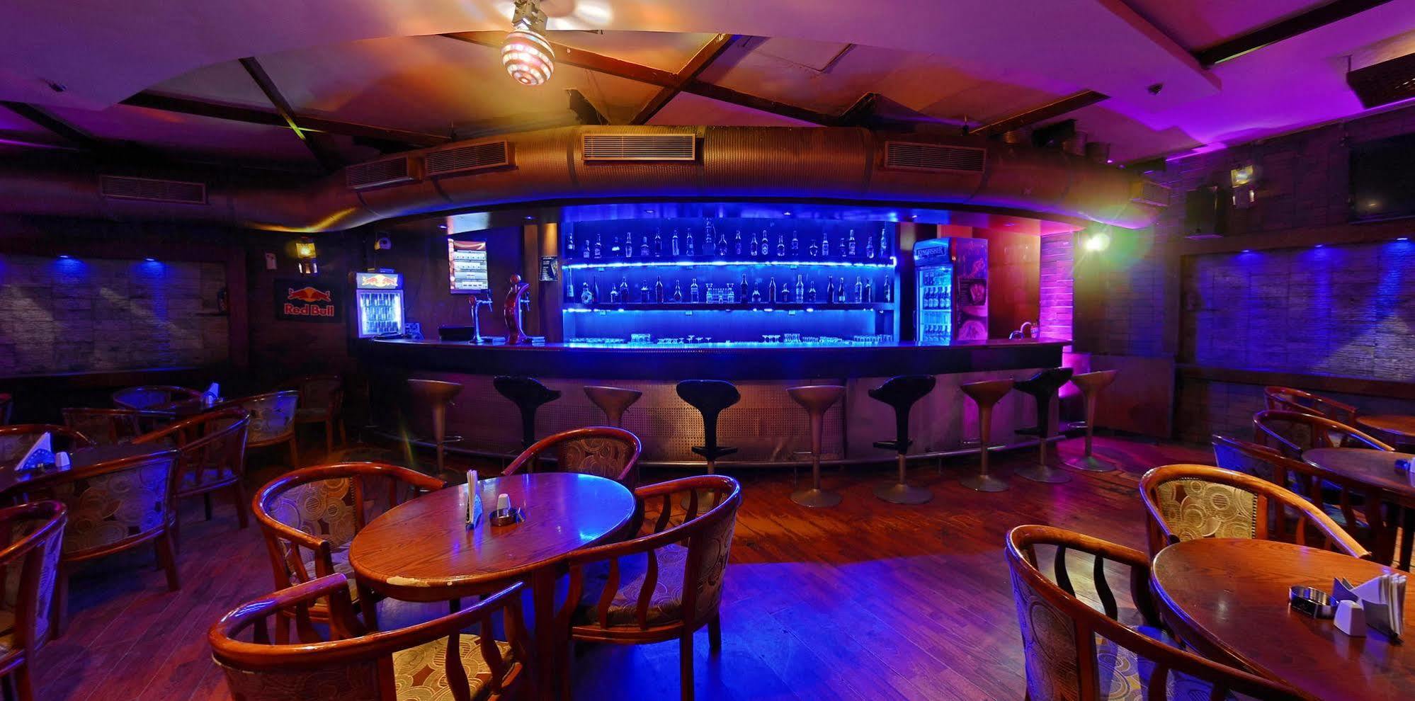 Super Townhouse Koyambedu Hotel Csennai Kültér fotó