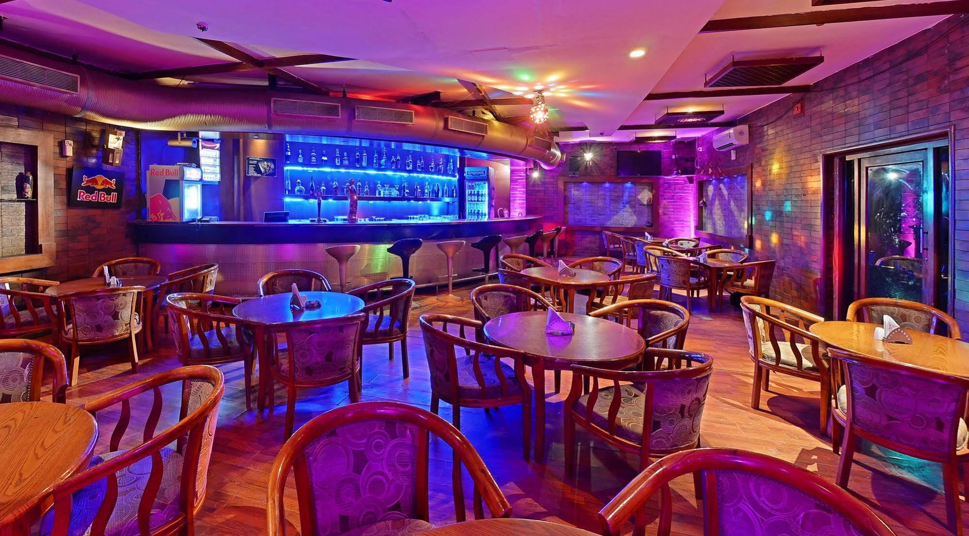 Super Townhouse Koyambedu Hotel Csennai Kültér fotó